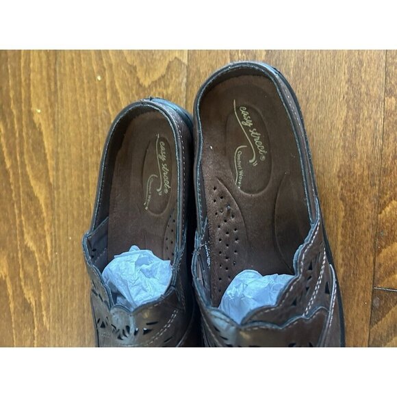 Easy Street Women's Mules Flats Brown Faux Leather Slip Ons NEW 5.5 M - Picture 3 of 4